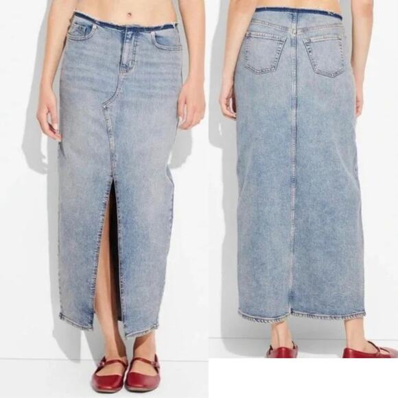 Wild Fable Women's Raw Hem Low Rise Denim Midi Skirt Light Wash Size 0 - Picture 1 of 6